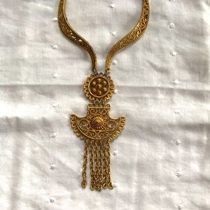 Pendant amulet costume jewelry gold necklace